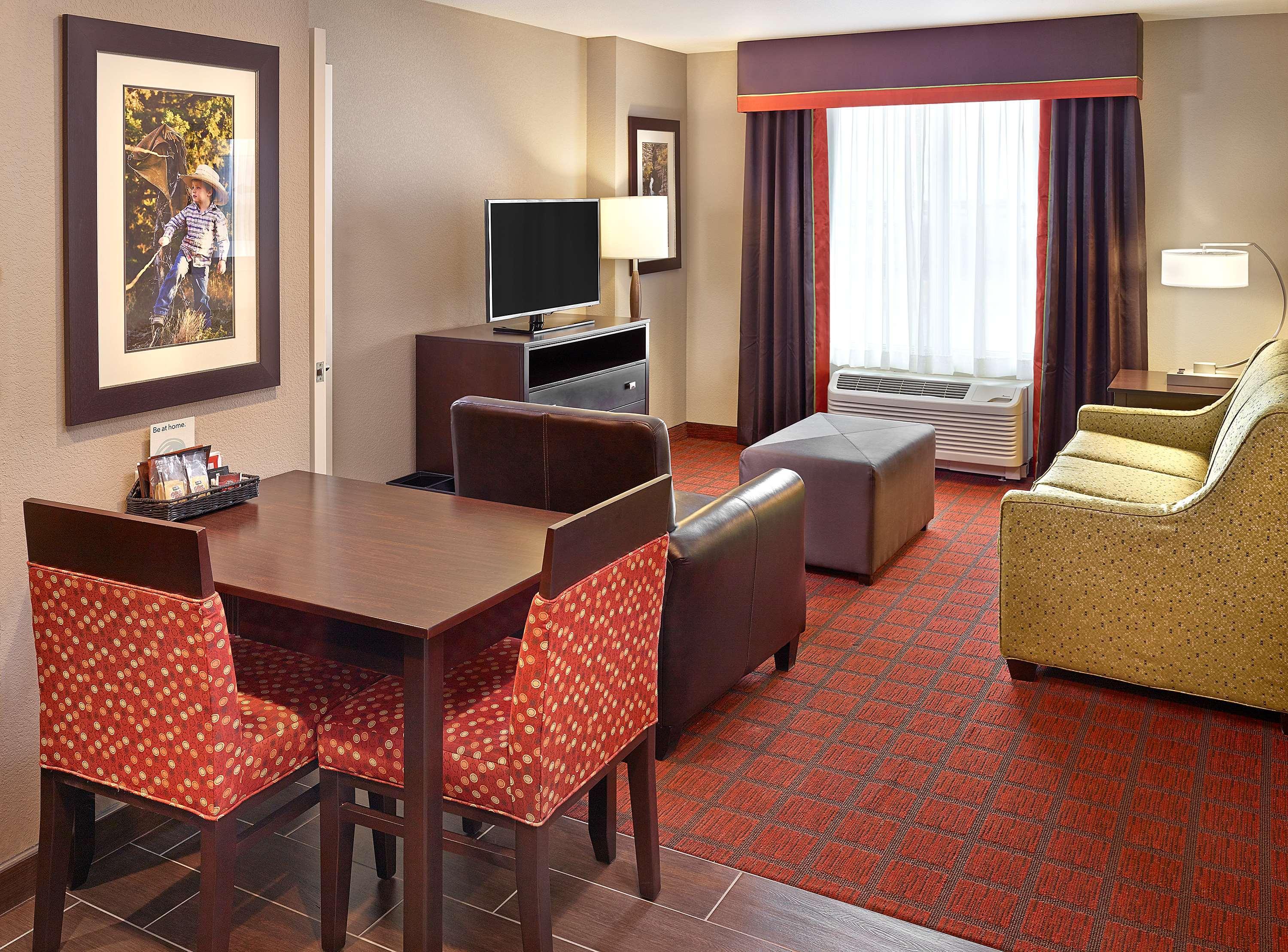 Homewood Suites Calgary Airport Экстерьер фото