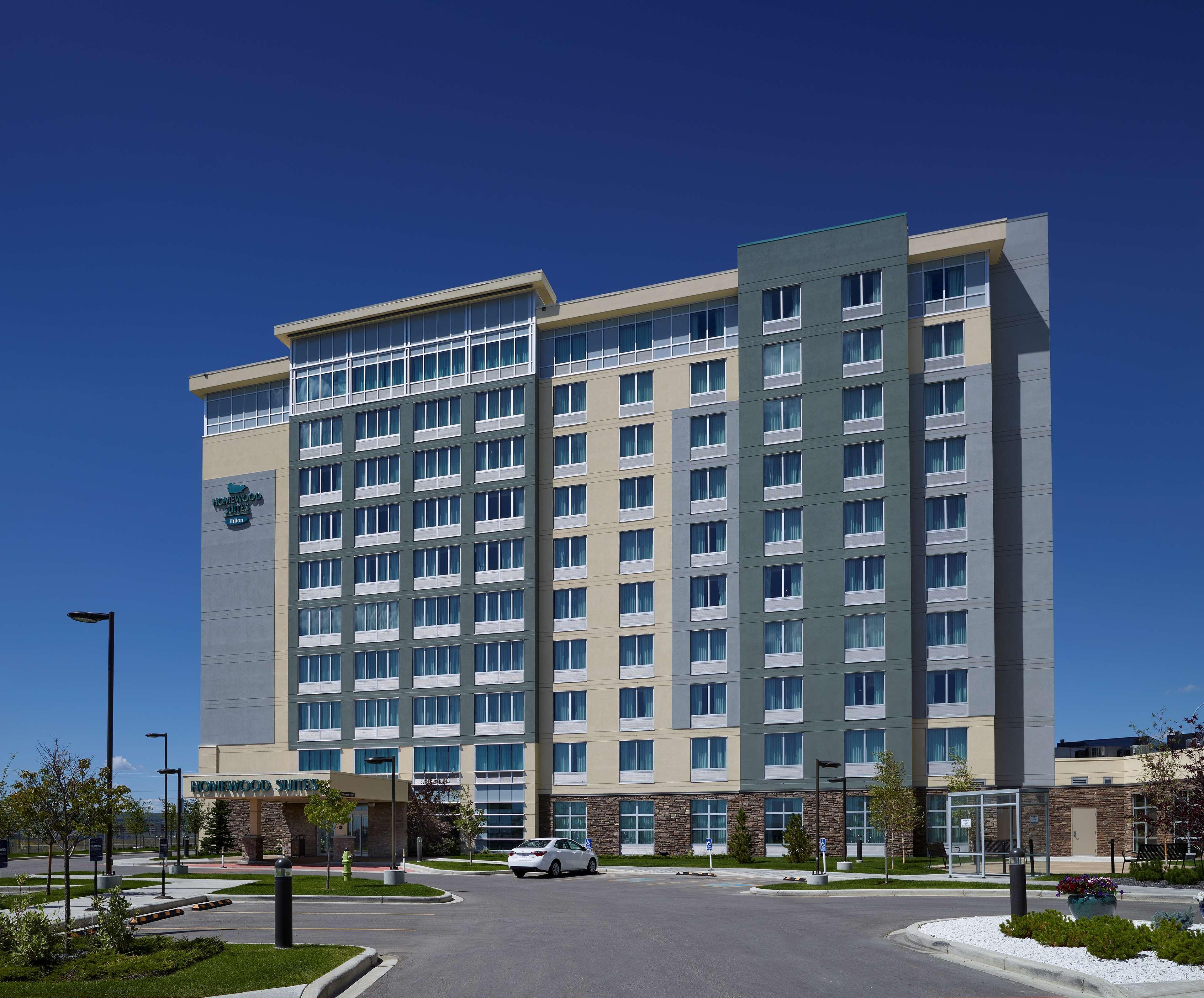 Homewood Suites Calgary Airport Экстерьер фото