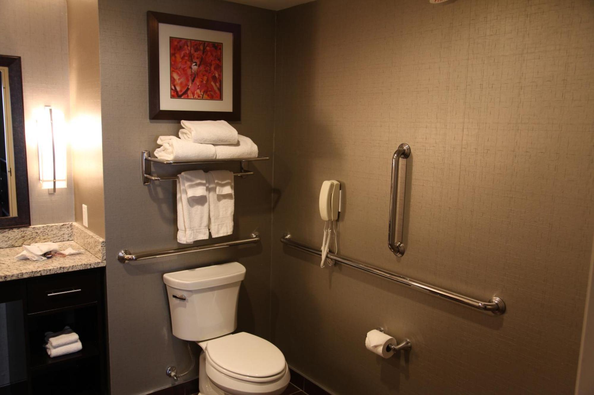 Homewood Suites Calgary Airport Экстерьер фото