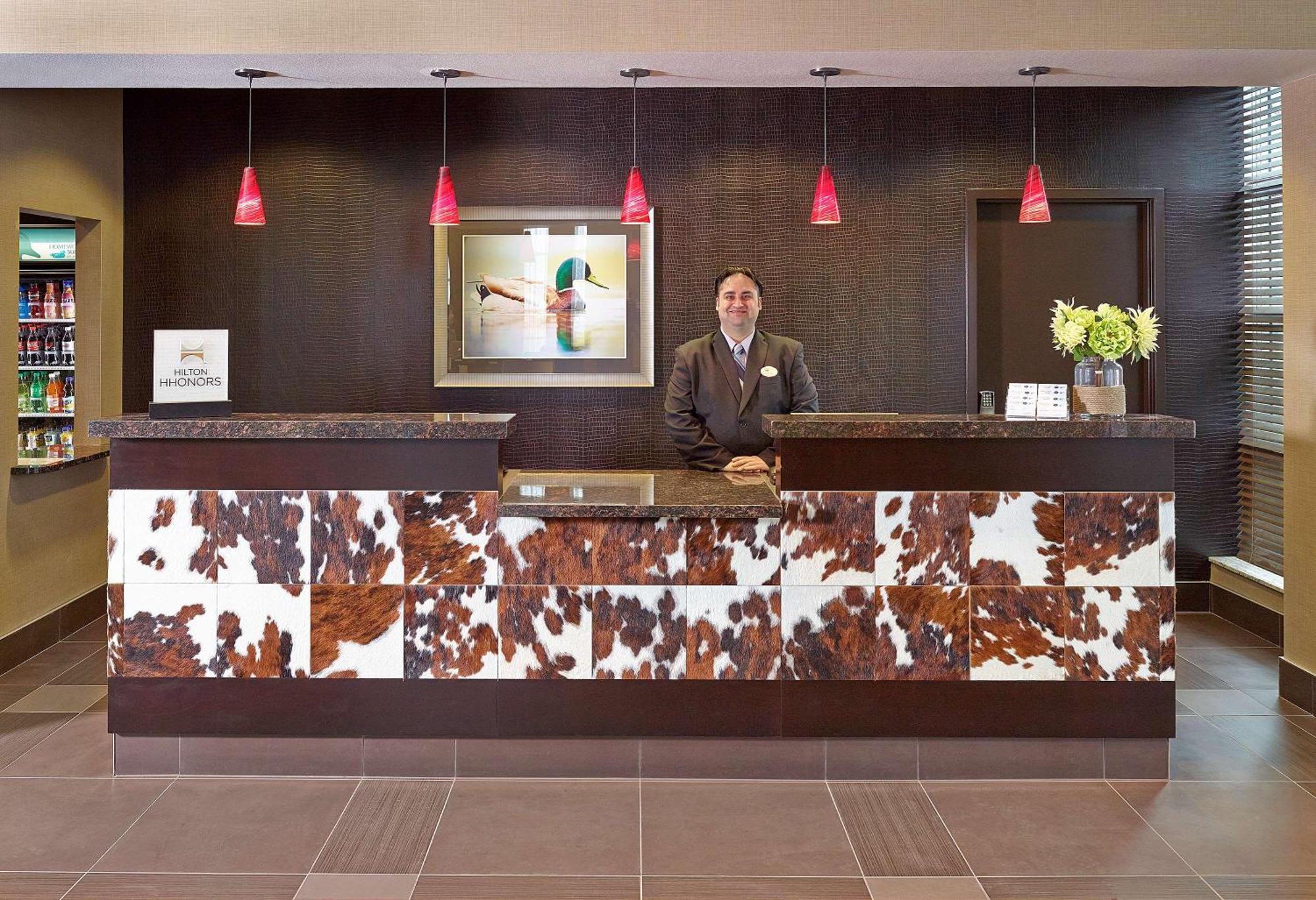 Homewood Suites Calgary Airport Экстерьер фото