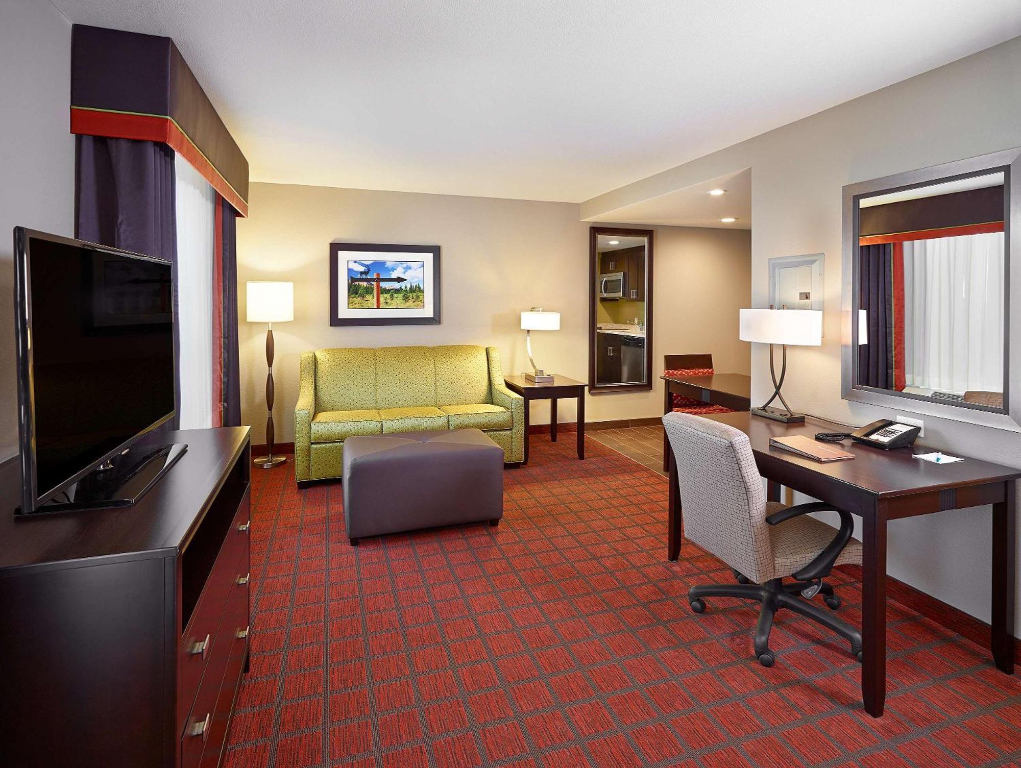 Homewood Suites Calgary Airport Экстерьер фото