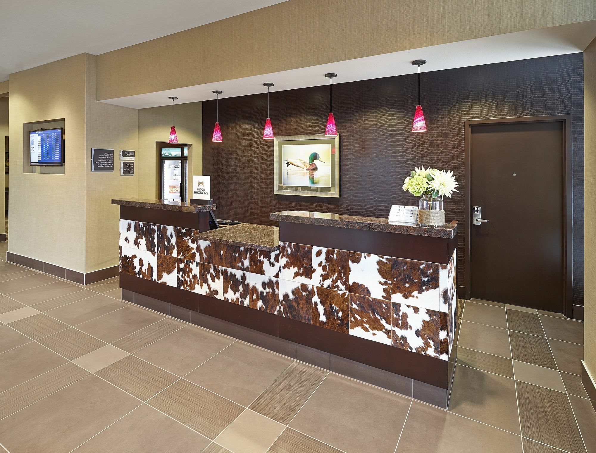 Homewood Suites Calgary Airport Экстерьер фото